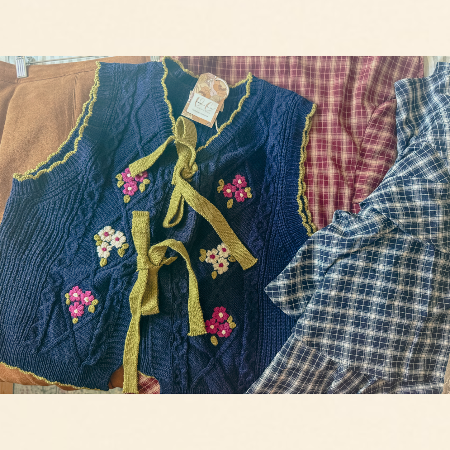 The Wildflower Bow Vest - Navy