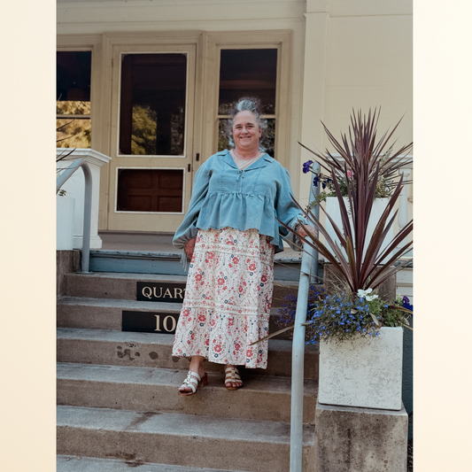 The Delaney Denim Blouse (Plus-Size)